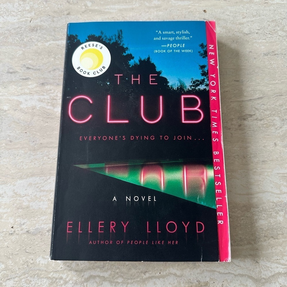 The Club- Ellery Lloyd-paperback book